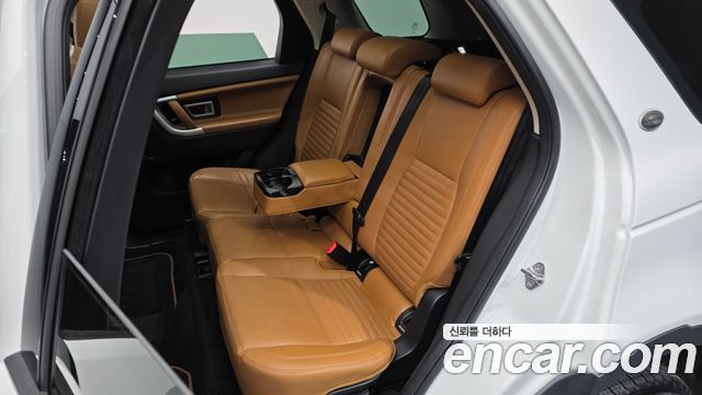Land Rover Discovery Sport 2.0 TD4 HSE Luxury 2018 — фото 12