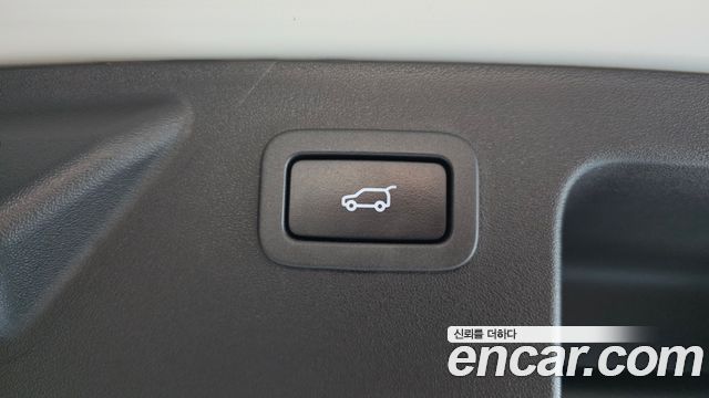Land Rover Discovery Sport 2.0 TD4 HSE Luxury 2018 — фото 17