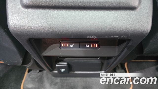 Land Rover Discovery Sport 2.0 TD4 HSE Luxury 2018 — фото 19