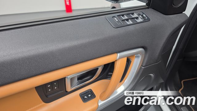 Land Rover Discovery Sport 2.0 TD4 HSE Luxury 2018 — фото 20