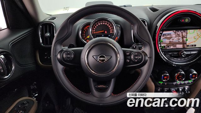 MINI Cooper SD Countryman ALL4 2nd 2020 — фото 12