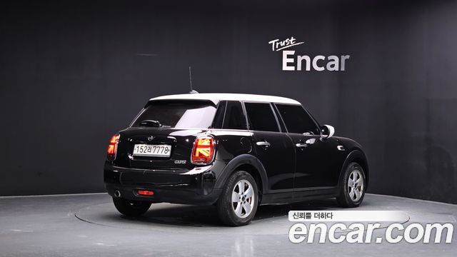 MINI Cooper 5Door Standard 3rd 2021 — фото 2