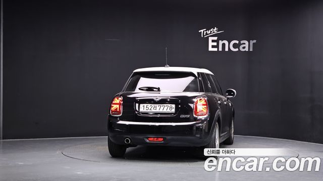 MINI Cooper 5Door Standard 3rd 2021 — фото 4