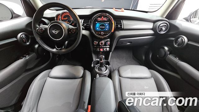 MINI Cooper 5Door Standard 3rd 2021 — фото 7