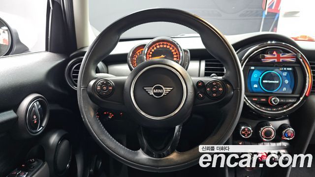 MINI Cooper 5Door Standard 3rd 2021 — фото 12