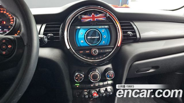MINI Cooper 5Door Standard 3rd 2021 — фото 13