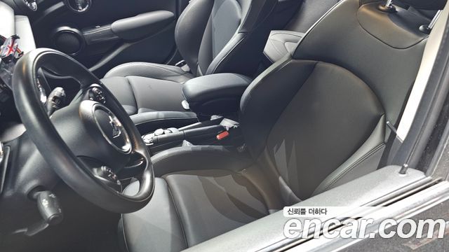 MINI Cooper 5Door Standard 3rd 2021 — фото 17