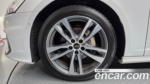 Audi A6 (C8) 40 TDI Premium 2023 — фото 5