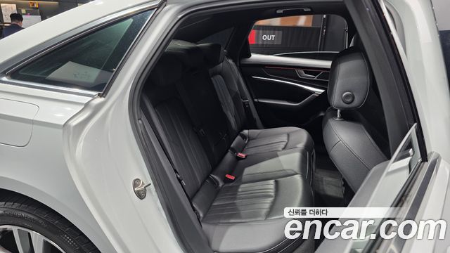Audi A6 (C8) 40 TDI Premium 2023 — фото 11