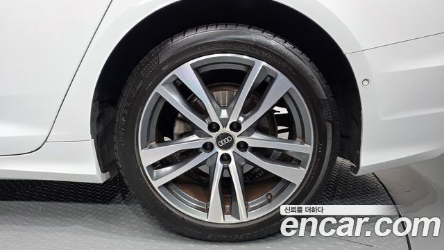Audi A6 (C8) 40 TDI Premium 2023 — фото 21