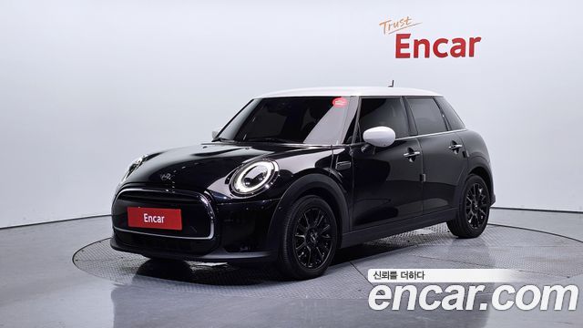 MINI Cooper 5Door Classic Third Generation 2024 — фото 1