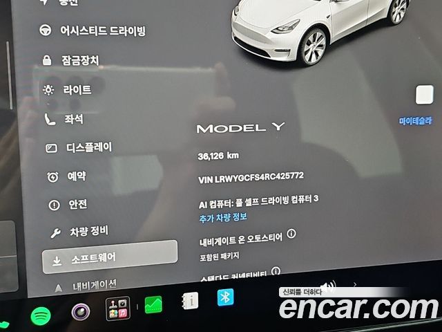 Tesla Model Y RWD 2024 — фото 9