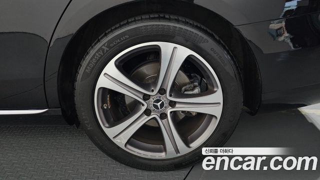 Mercedes-Benz E-Class (W213) E300 Avantgarde 2019 — фото 21