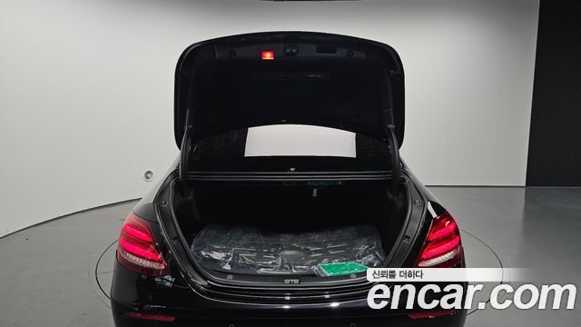 Mercedes-Benz E-Class (W213) E300 Avantgarde 2019 — фото 28