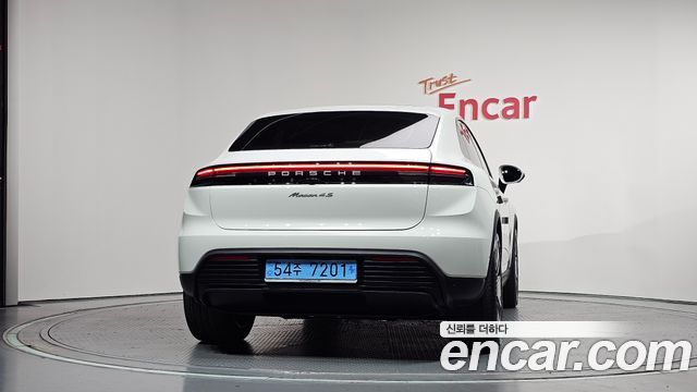 Porsche Macan EV 4S 2025 — фото 4