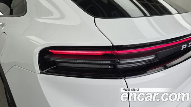 Porsche Macan EV 4S 2025 — фото 23