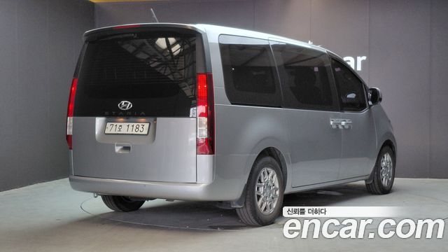 Hyundai Staria Tourer 11-Seater Modern 2022 — фото 2