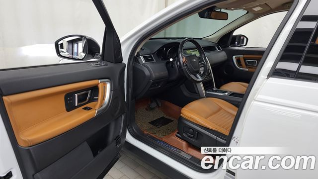 Land Rover Discovery Sport 2.0 TD4 HSE Luxury 2018 — фото 10
