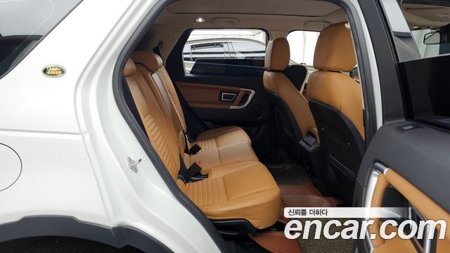 Land Rover Discovery Sport 2.0 TD4 HSE Luxury 2018 — фото 12