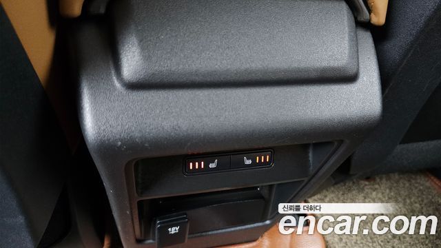 Land Rover Discovery Sport 2.0 TD4 HSE Luxury 2018 — фото 19