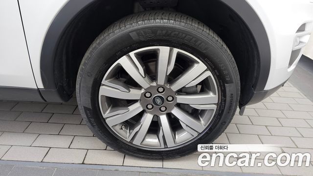 Land Rover Discovery Sport 2.0 TD4 HSE Luxury 2018 — фото 21
