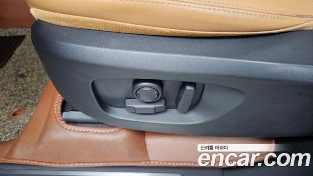 Land Rover Discovery Sport 2.0 TD4 HSE Luxury 2018 — фото 31