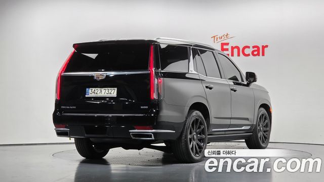 Cadillac Escalade (V) 6.2 Premium Luxury Platinum 2023 — фото 2