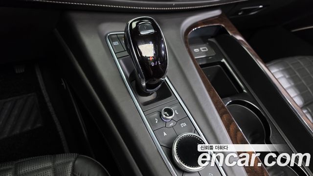 Cadillac Escalade (V) 6.2 Premium Luxury Platinum 2023 — фото 9