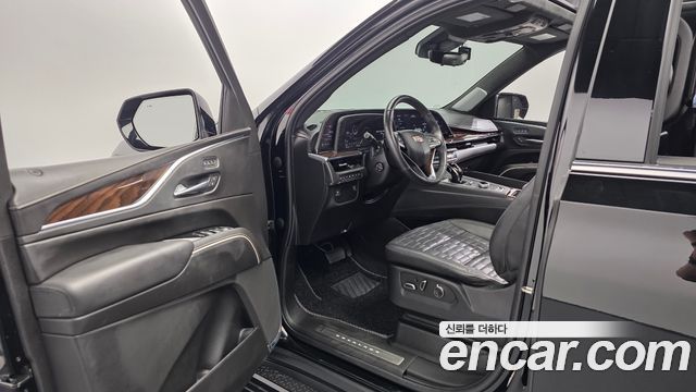 Cadillac Escalade (V) 6.2 Premium Luxury Platinum 2023 — фото 10