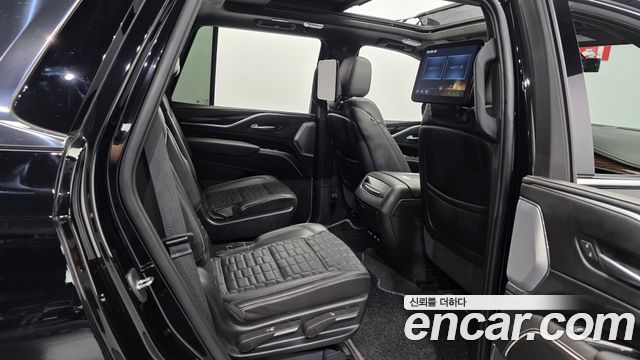Cadillac Escalade (V) 6.2 Premium Luxury Platinum 2023 — фото 12