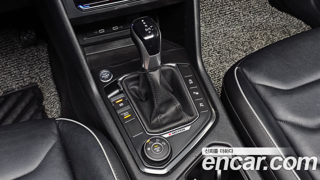 Volkswagen Tiguan (II) 2.0 TDI 4Motion Prestige 2023 — фото 9