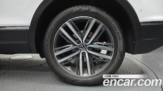 Volkswagen Tiguan (II) 2.0 TDI 4Motion Prestige 2023 — фото 21