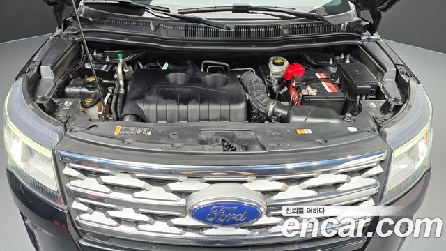 Ford Explorer 2.3 Limited 4WD 5th 2018 — фото 6