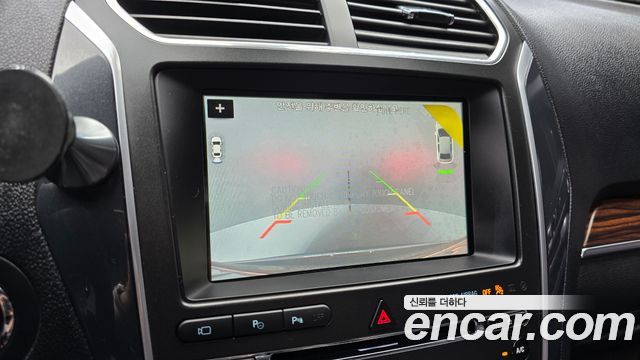 Ford Explorer 2.3 Limited 4WD 5th 2018 — фото 15