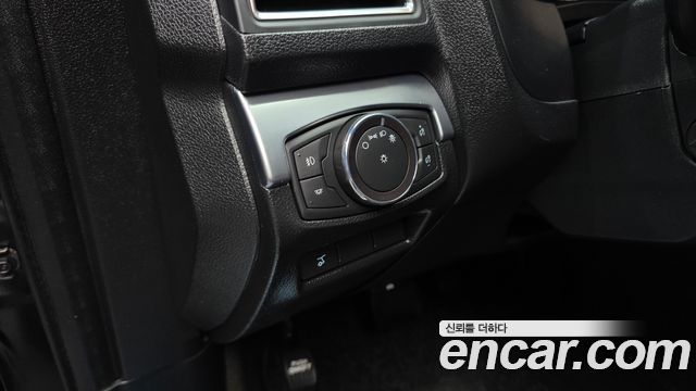 Ford Explorer 2.3 Limited 4WD 5th 2018 — фото 16