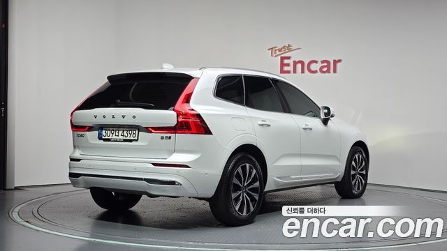 Volvo XC60 (II) B5 Ultimate Bright 2023 — фото 2