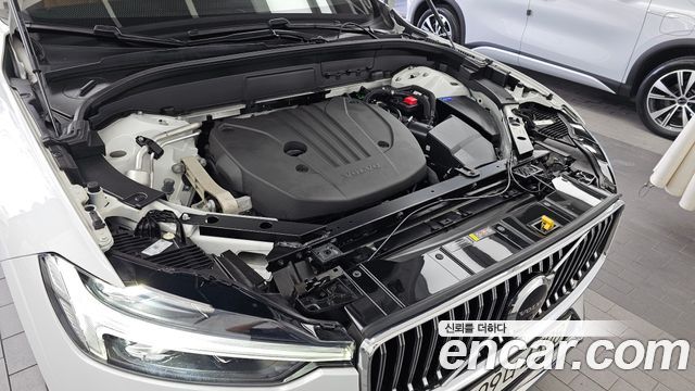 Volvo XC60 (II) B5 Ultimate Bright 2023 — фото 6