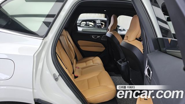 Volvo XC60 (II) B5 Ultimate Bright 2023 — фото 12