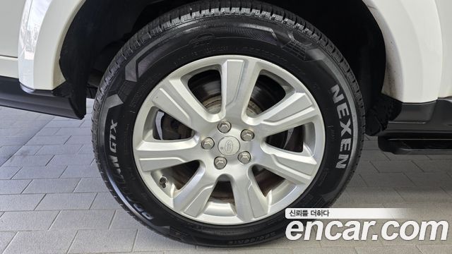 Land Rover Discovery 4 3.0 SDV6 SE 2014 — фото 5