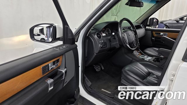 Land Rover Discovery 4 3.0 SDV6 SE 2014 — фото 10
