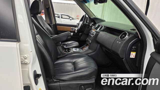Land Rover Discovery 4 3.0 SDV6 SE 2014 — фото 11