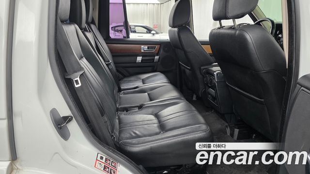 Land Rover Discovery 4 3.0 SDV6 SE 2014 — фото 12