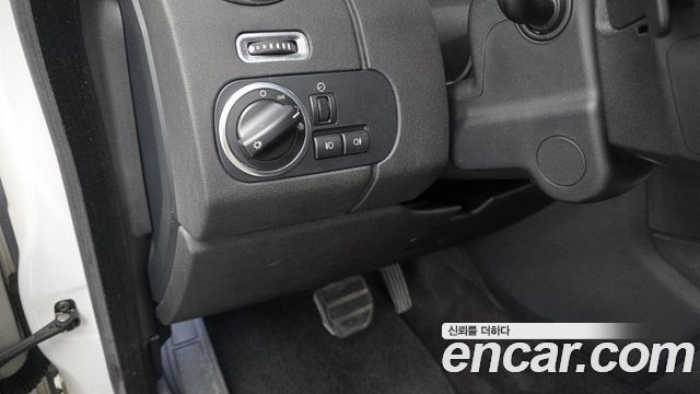 Land Rover Discovery 4 3.0 SDV6 SE 2014 — фото 18