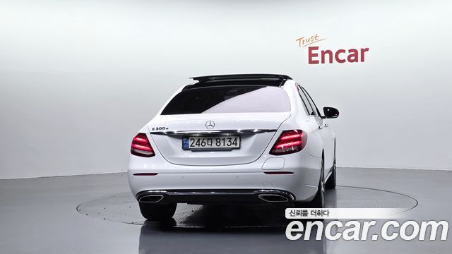 Mercedes-Benz E-Class (W213) E300e Exclusive 2019 — фото 4