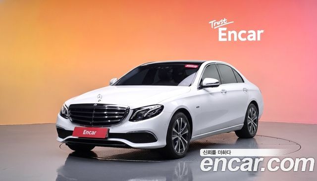 Mercedes-Benz E-Class (W213) E300e Exclusive 2019 — фото 1