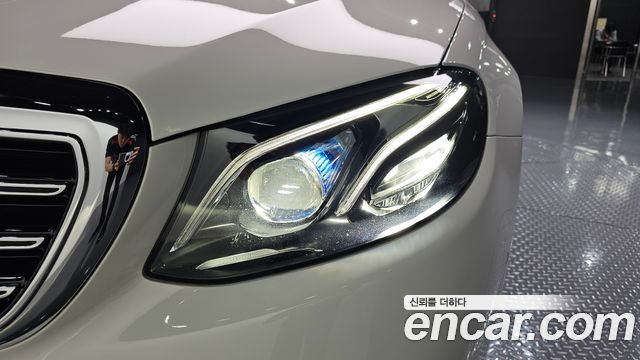 Mercedes-Benz E-Class (W213) E300e Exclusive 2019 — фото 22