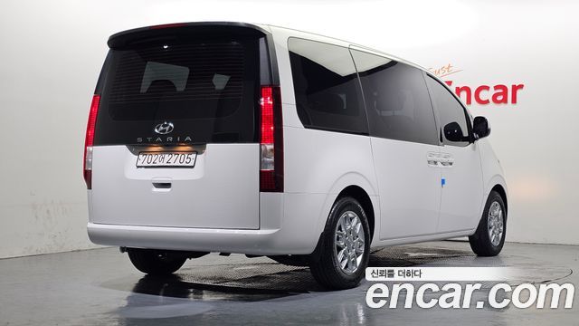 Hyundai Staria Tourer 11-Seater Modern 2023 — фото 2