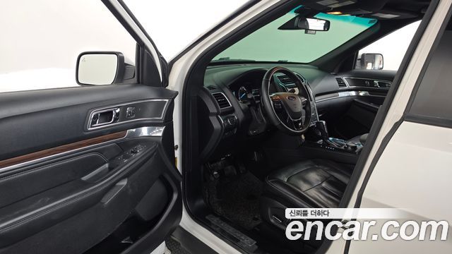Ford Explorer 2.3 Limited 4WD 5th 2016 — фото 10