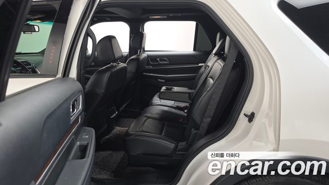 Ford Explorer 2.3 Limited 4WD 5th 2016 — фото 11
