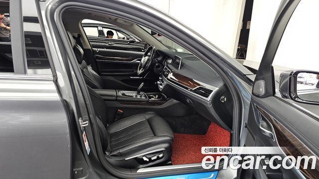 BMW 7 Series (G11) 740Li xDrive 2016 — фото 11